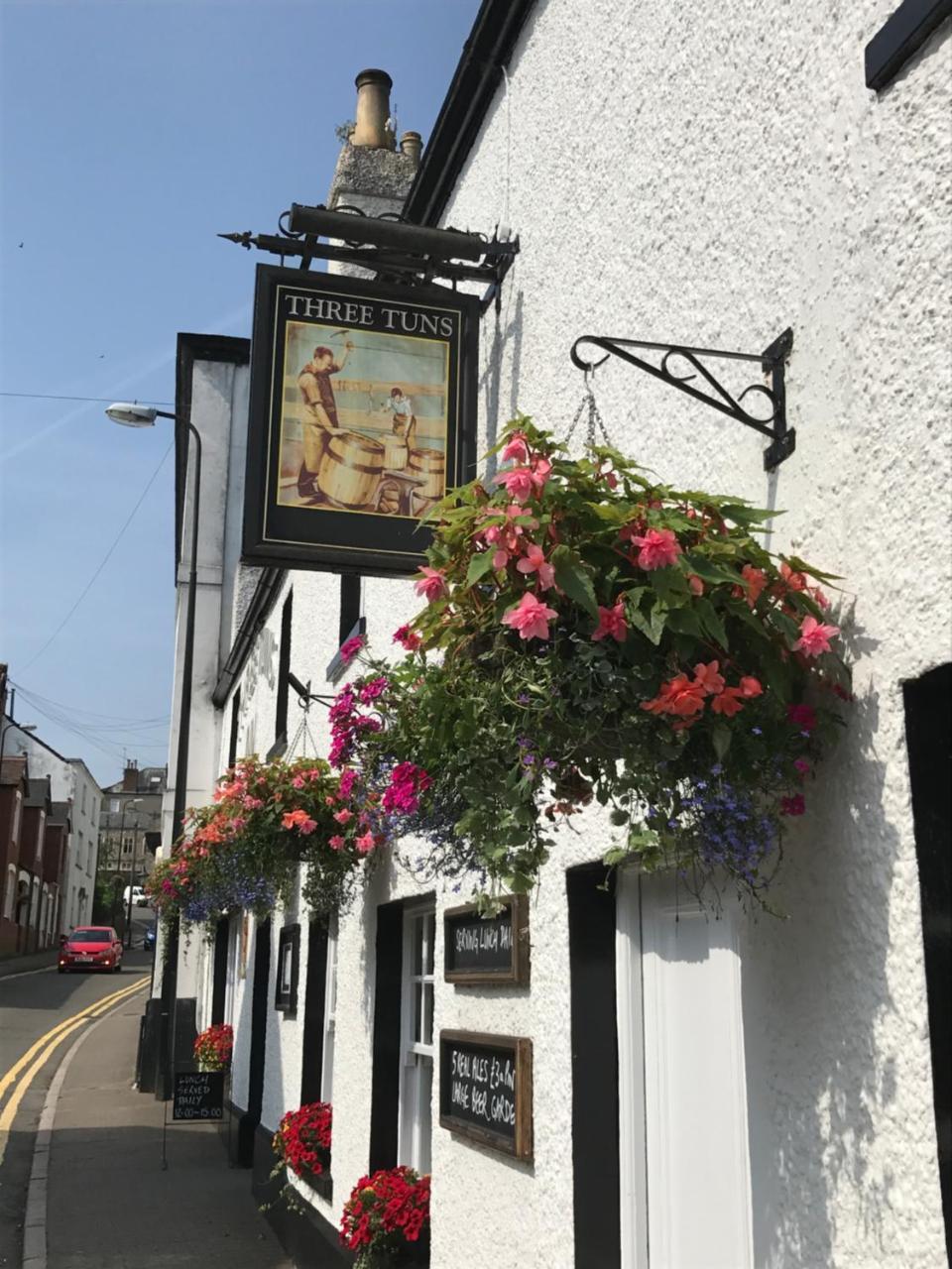 The Three Tuns Hotel Chepstow Exterior photo